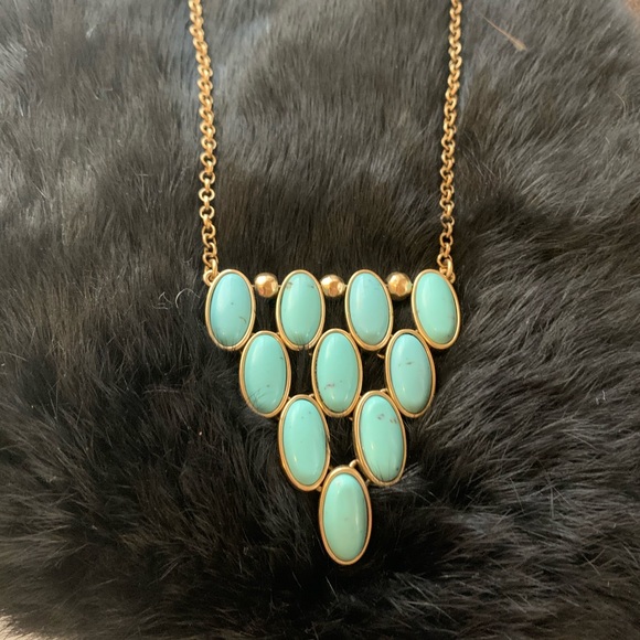 Jewelry - Gold-tone w/sea green stones simple & elegant